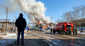 Пожар на строительном рынке в Подмосковье охватил 1800 кв. м