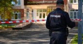 В Канске мать ученика предотвратила нападение семиклассницы на учительницу перед линейкой