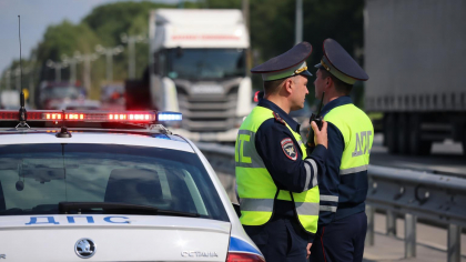 В Новой Москве после столкновения BMW и грузовика загорелись машины, двое погибли