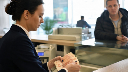 Наличные вышли на первое место: их для сбережений выбрали 38% россиян